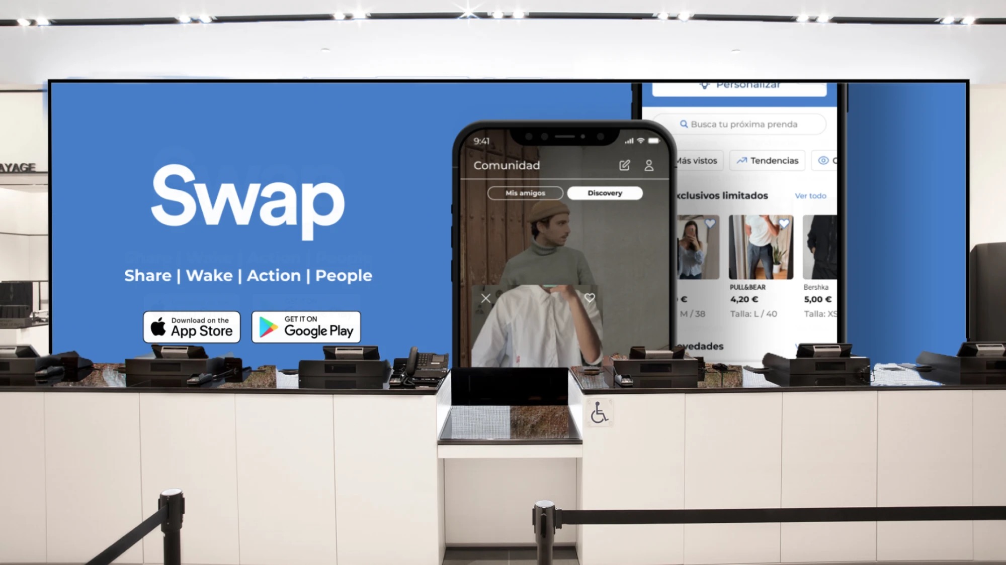 Pantalla de la app SWAP en un display de tienda: sección Comunidad y Tienda